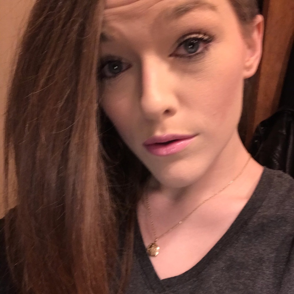 Meet your Posher, Desiree